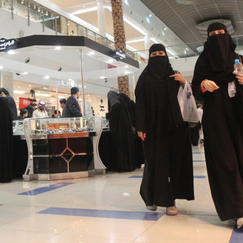 افحصي ثديك في "المول" للكشف عن السرطان 