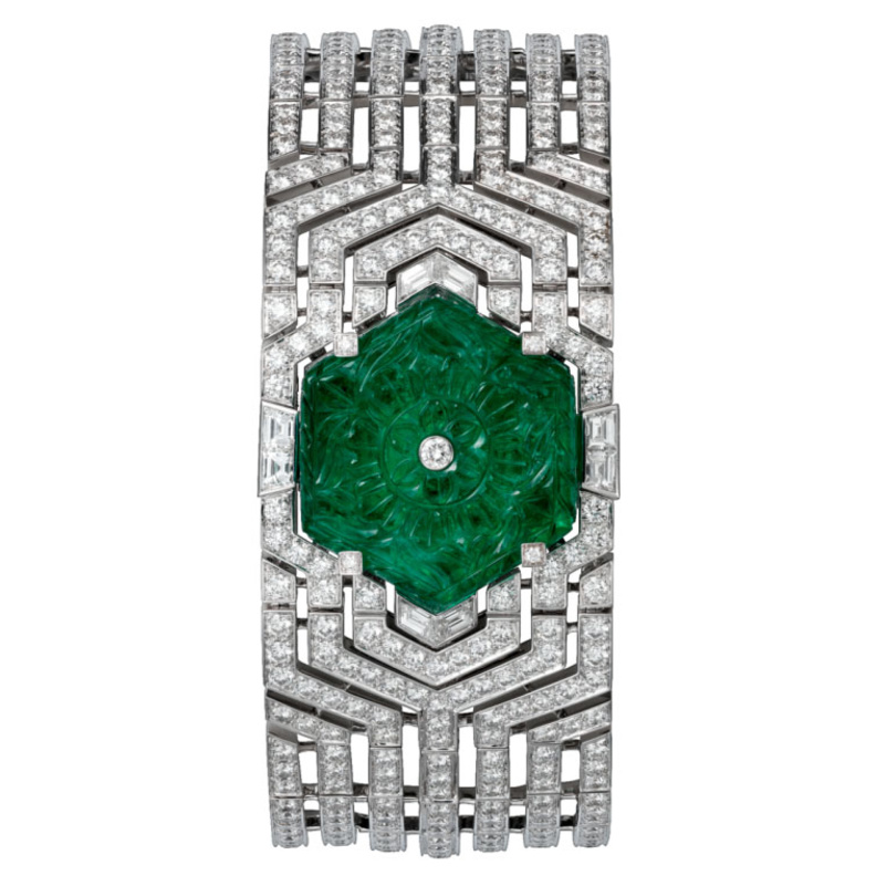 تصميم الأرت ديكو في ساعة من كارتييه