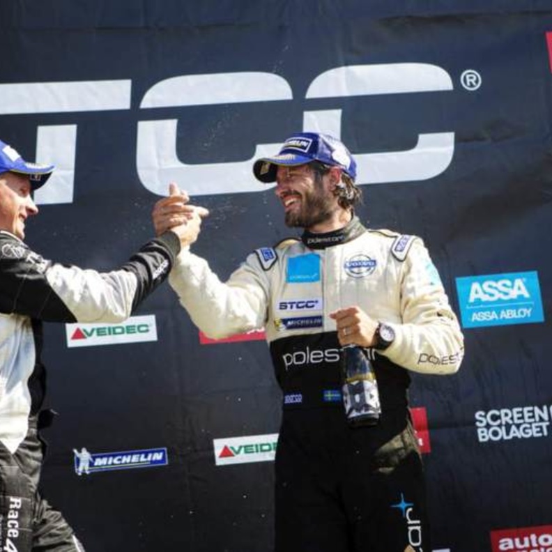 فيليب يفوز بالمسابقة