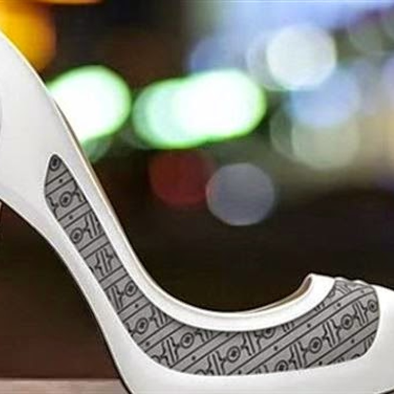 بالفيديو: تقنية لتغيير لون الحذاء بالبلوتوث