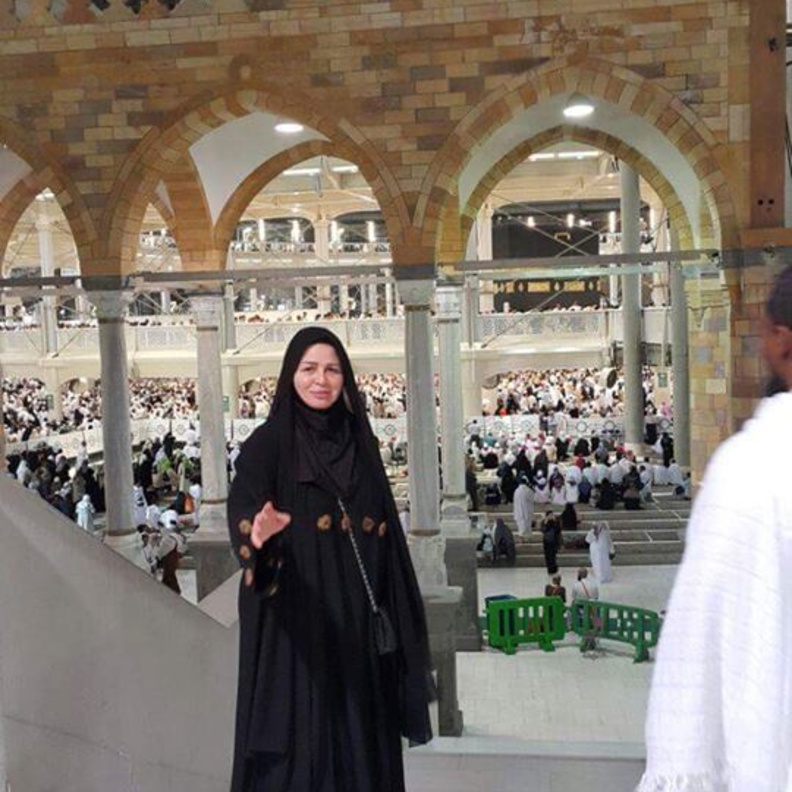 إلهام شاهين في العمرة