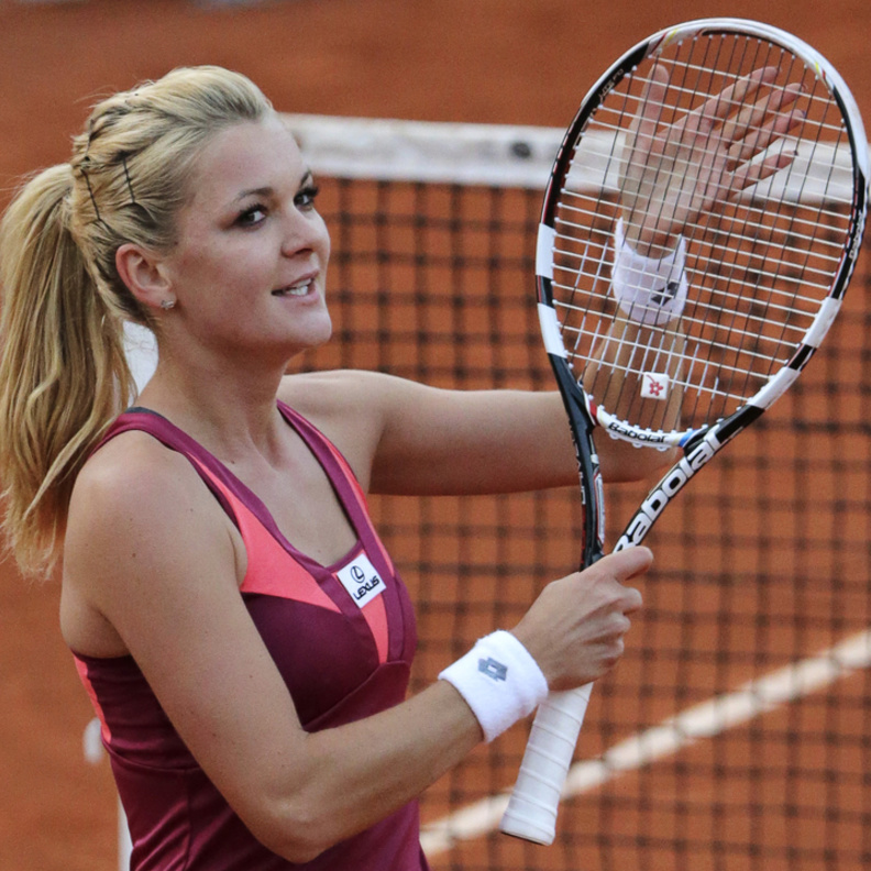 تعرفوا الى نجمة التنس آنييسكا رادفانسكا