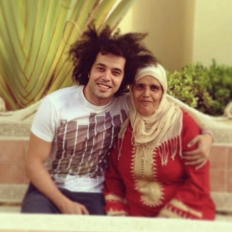 عبد الفتاح الجريني مع والدته