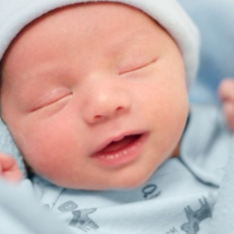 8 علامات تخبرك بان مولودك الجديد في خطر