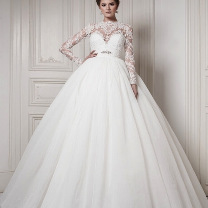 Aisha from Aire Barcelona