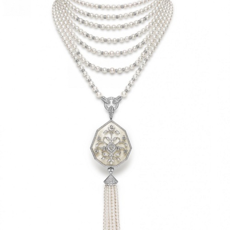 قلادة  لؤلؤ و الماس  من دار بوشرون 