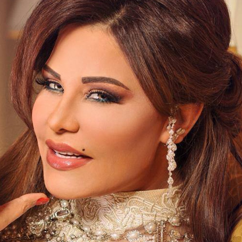 صورة احلام وهى تستعرض جمالها الطبيعى