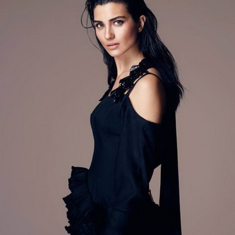 توبا بيوكستون مع انجين اكيورك الشهير بكريم