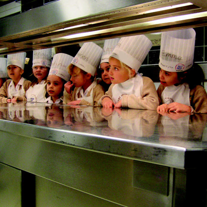 مبادرة "تَبَن مدرسة" لتوعية الأطفال حول العادات الصحية