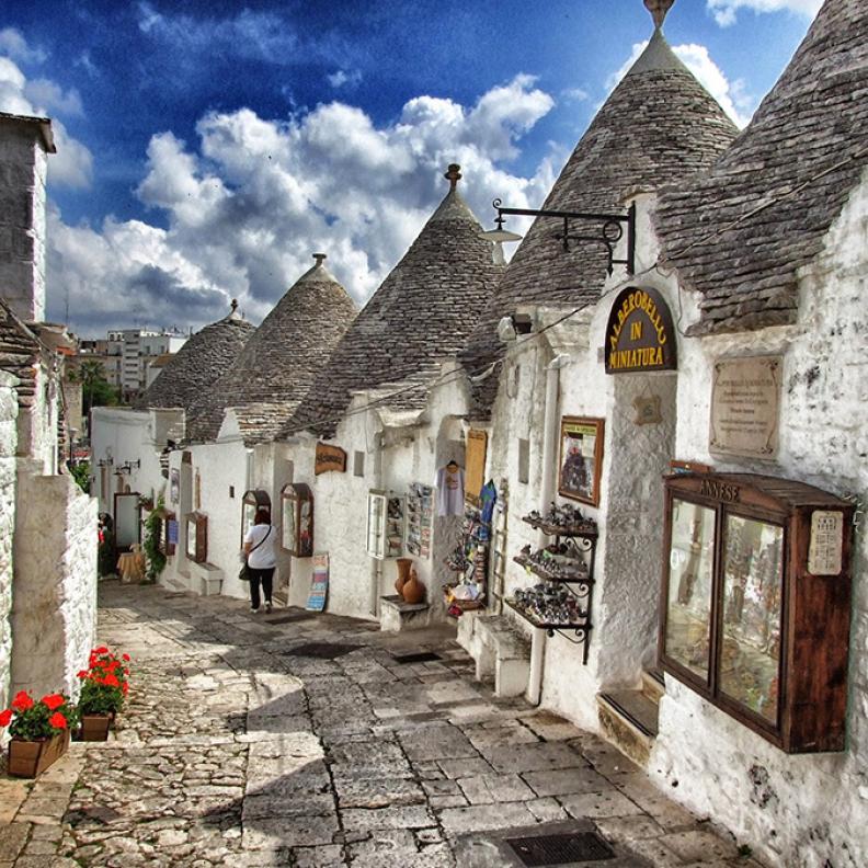قرية Alberobello في إيطاليا