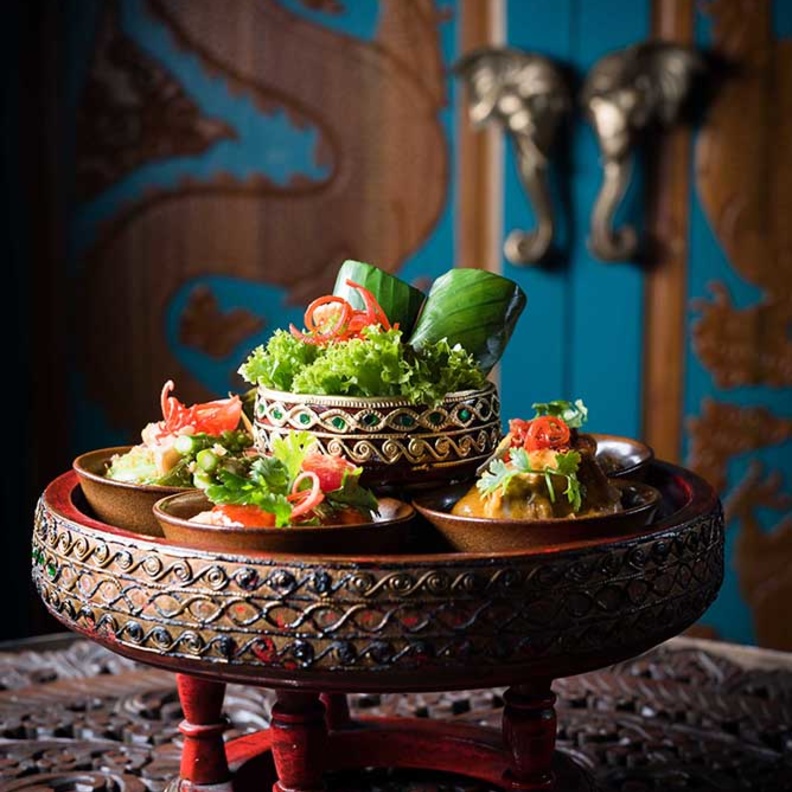 خان توك .. مفهوم جديد في الطعام التايلاندي في منتجع أنانتارا النخلة دبي 