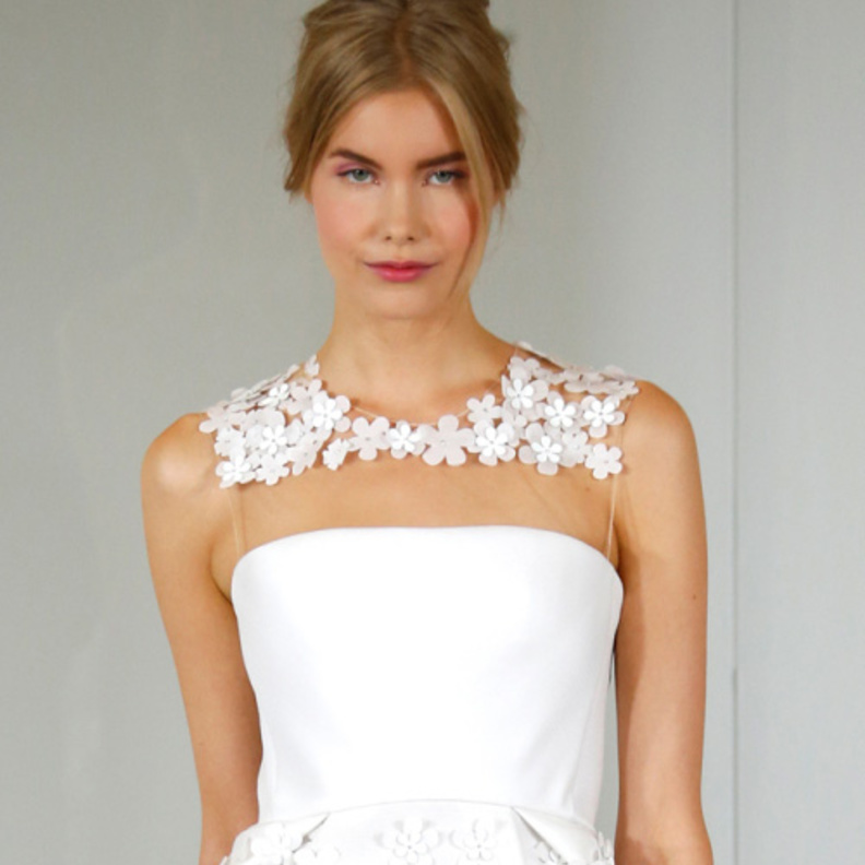 Vera Wang في صيحة Detachable Skirts