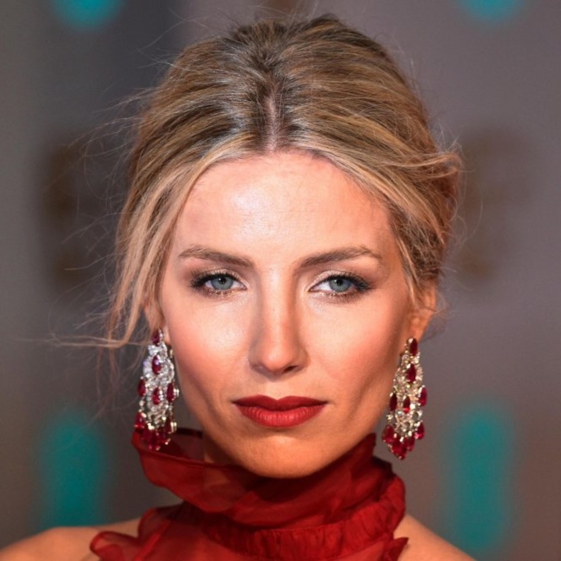 أنابيل واليس