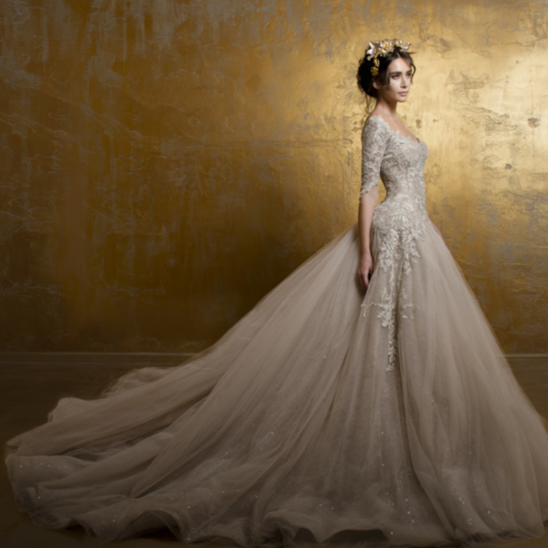 Antoine Kareh فستان زفاف للمحجبات  من