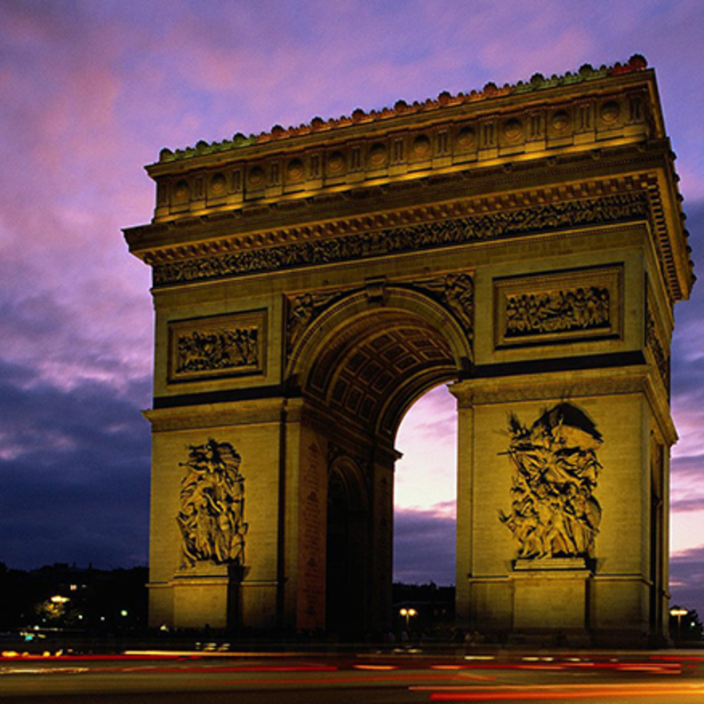 فرنسا .. بلد السياحة الأول في العالم