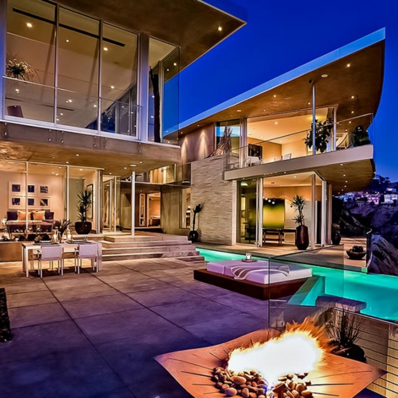 جولة داخل منزل أفيتشي بهوليوود هيلز