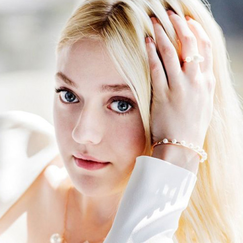 بولا أبدول مكلة جمال الثمنيات