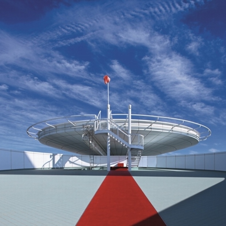 مأدبة طعام على مهبط مروحيات برج العرب لجمع التبرُّعات 