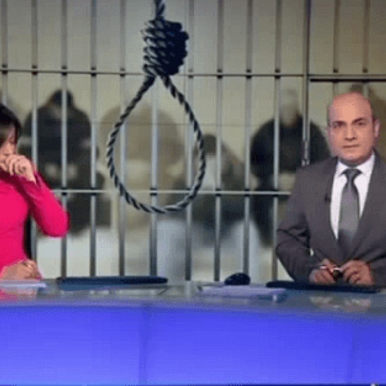 بالفيديو: موقف محرج لمذيعة قناة "الجزيرة"