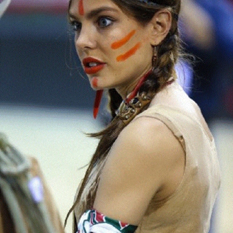 شارلوت كاسيراجي... الفارسة الصحافية