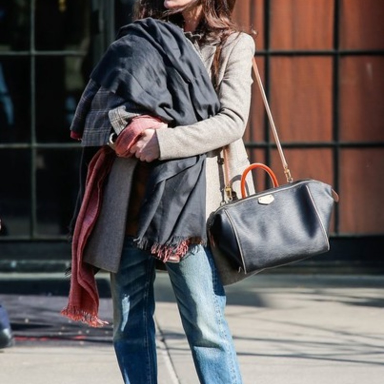 بالصور: شارلوت غينسبور مع إبنها في نيويورك