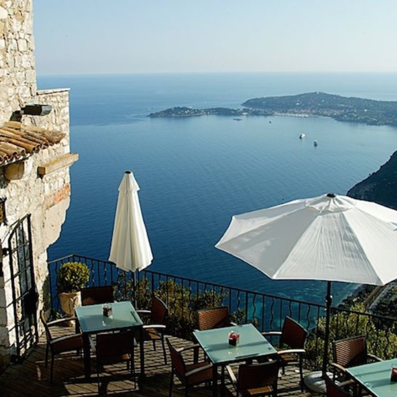 Chateau Eza يوغل في التاريخ