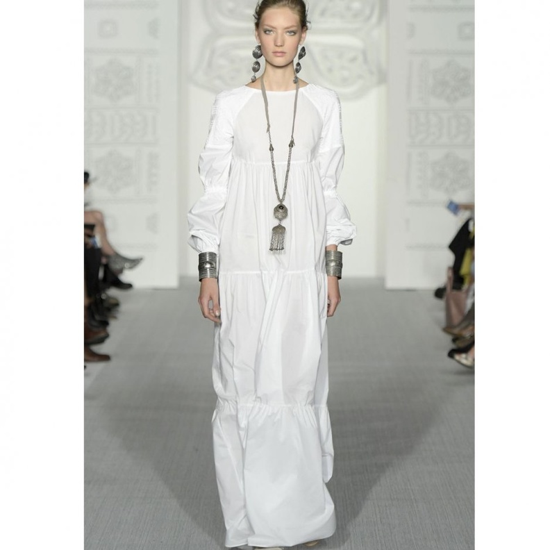 Etro فستان رمضاني بلمسات بوهيمية من