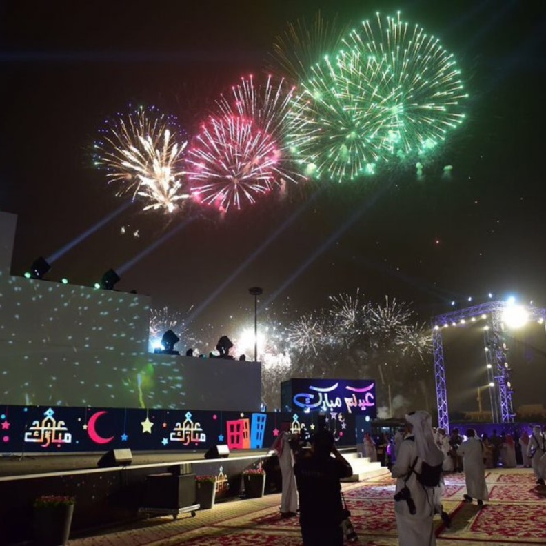 جانب من الالعاب النارية في الفعالية 