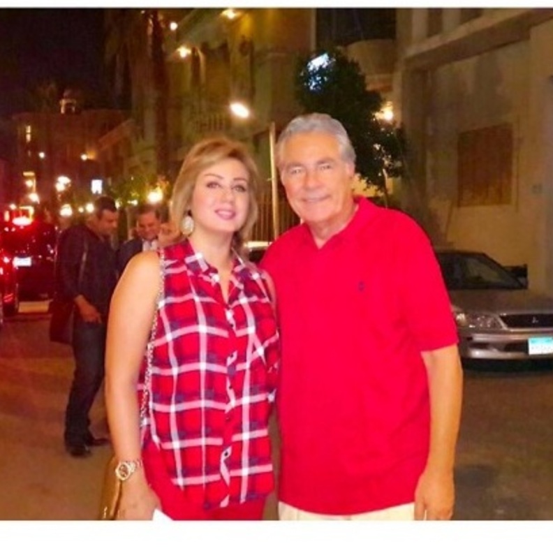 مصطفى فهمي مع زوجته