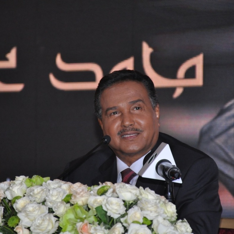 محمد عبد يحرج ابنه وينصف نوال الكويتية