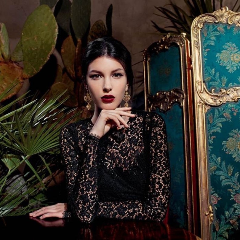 كيت كينغ تتألق بمجوهرات دولتشي آند غابانا