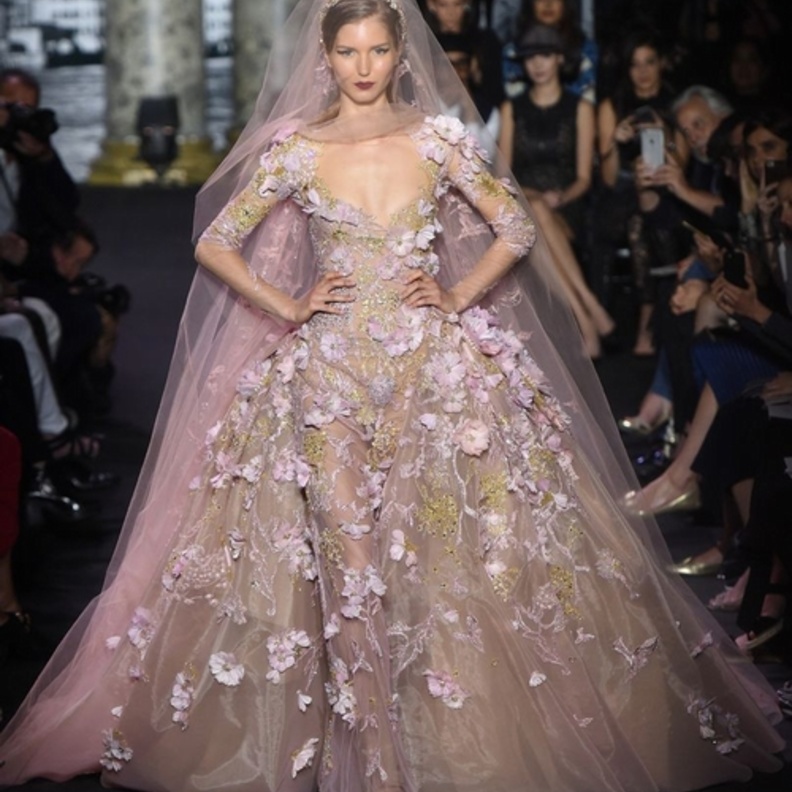 Elie Saab  فستان زفاف مُبهر من 