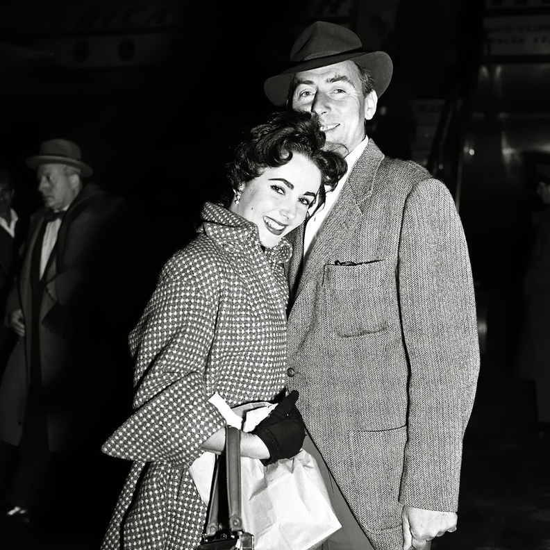 هالي بيري تقدمت بطلب الزواج من زوجها الأول ديفيد جاستيس  بعد ستة أشهر فقط من لقائهما الأول