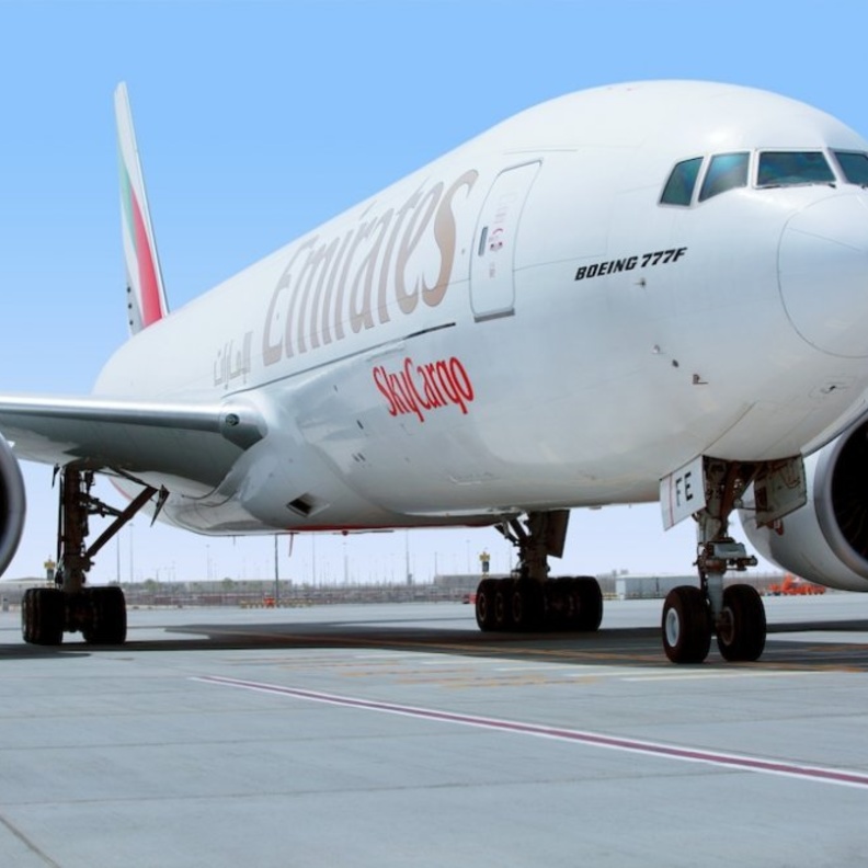 إحدى طائرات الإمارات للشحن الجوي