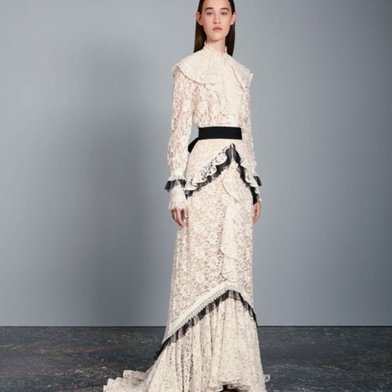 Erdem الدانتيل من مجموعة كروز