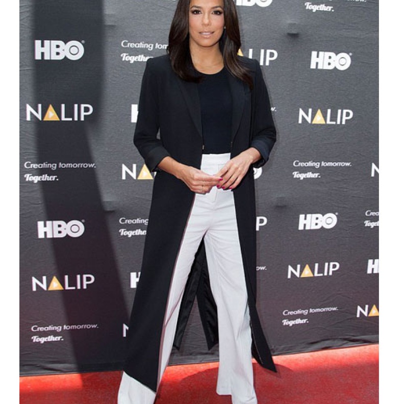 ما رأيكِ بهذه الإطلالة؟