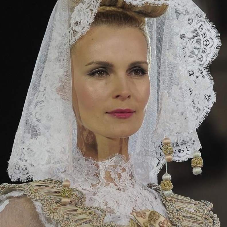 عروس غجرية بتوقيع Franck Sorbier