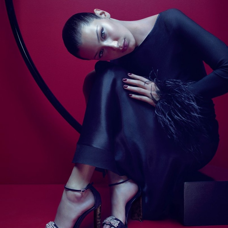 بيلا حديد في الاعلان 