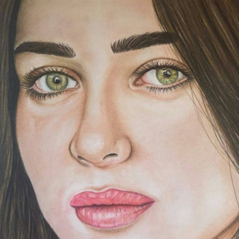 اليسا بأنامل احد معجبيها