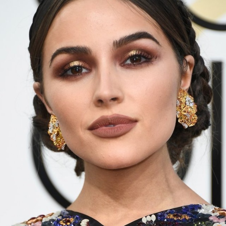 مجوهرات أوليفيا كالبو في حفل جولدن جلوب 2017 