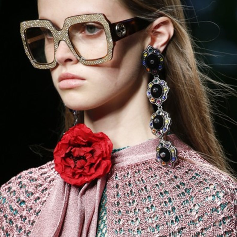 Gucci أقراط ونظارات من
