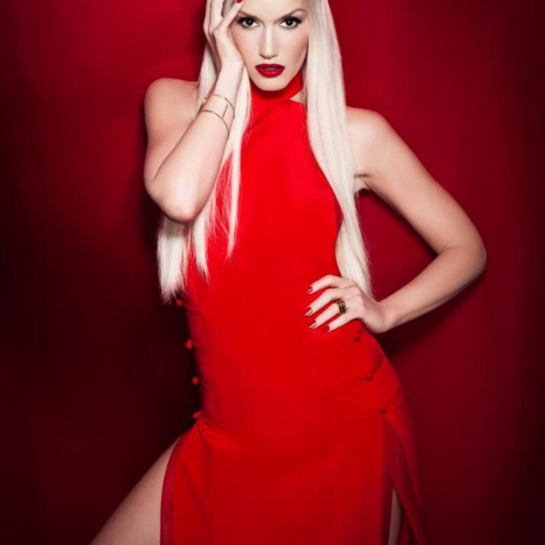  Gwen Stefani فاتنة بالاحمر