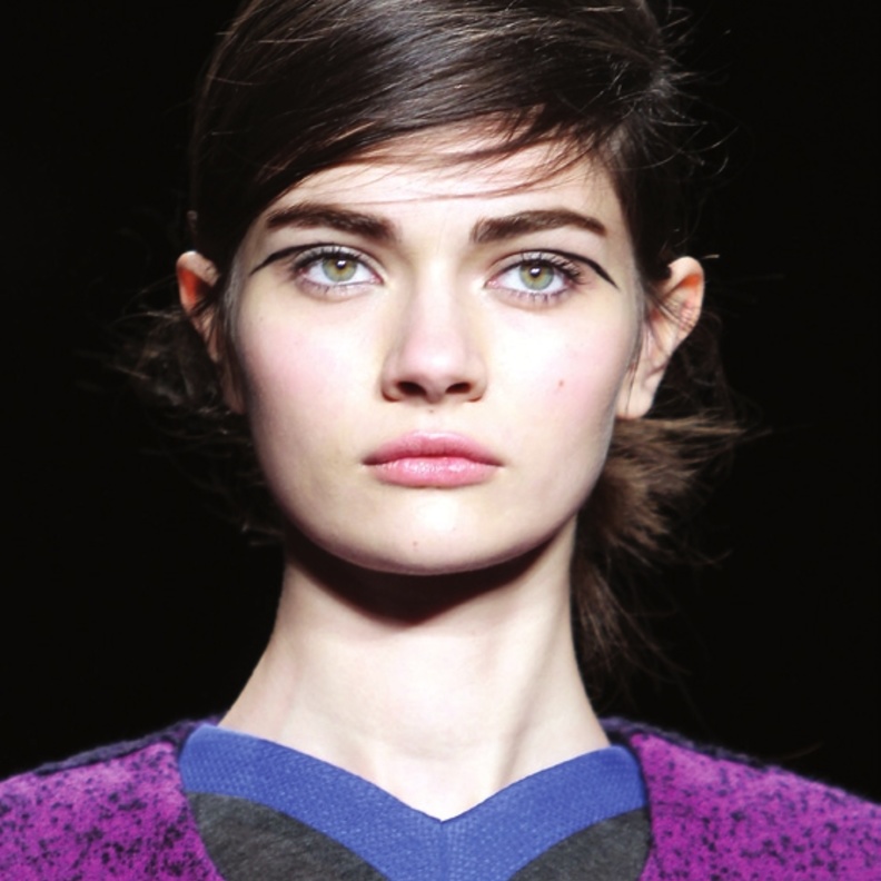 Rag & Bone: ماكياج أنثوي ناعم