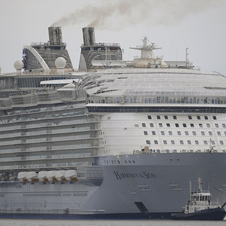 انطلاق رحلة هارموني أوف ذي سيز .. أكبر سفينة سياحية في العالم