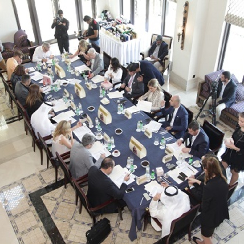 خلال اختيار العطور