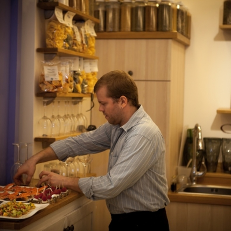 افتتاح "كريشندو" للزيوت والخل والبهارات في دبي