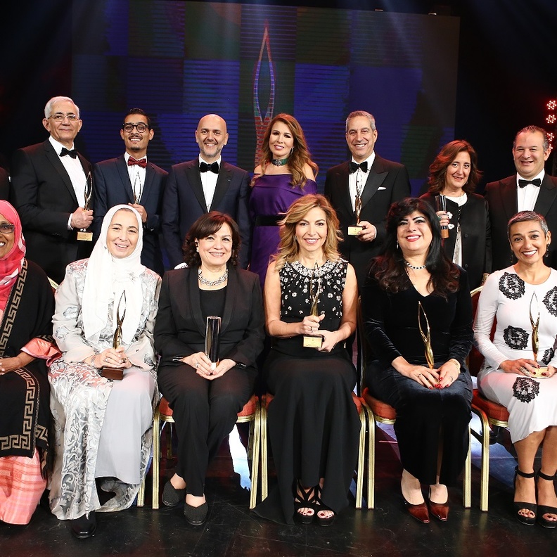 الفائزون بجوائز مبادرة "تكريم" لعام 2016 مع مؤسس المبادرة الاعلامي ريكاردو كرم