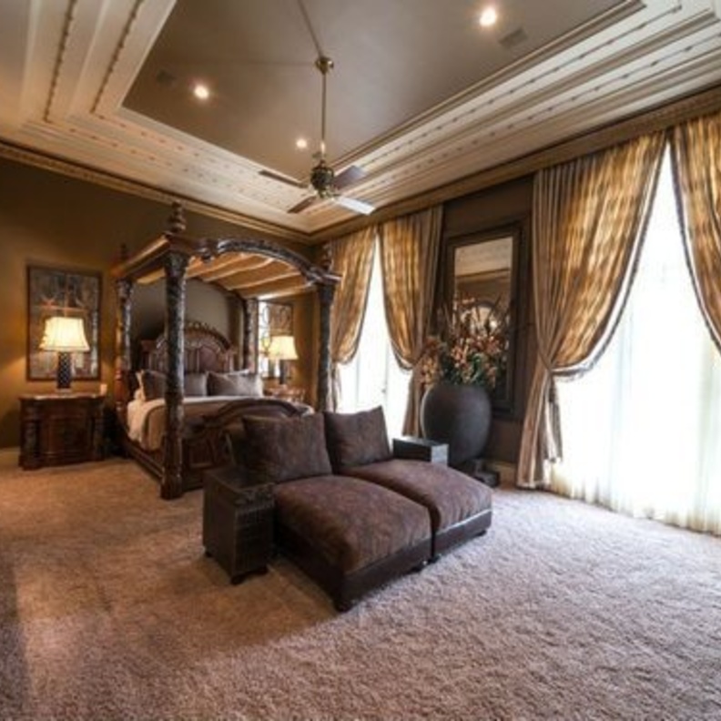 كيني روجرز يطرح قصر جورجيا للبيع 