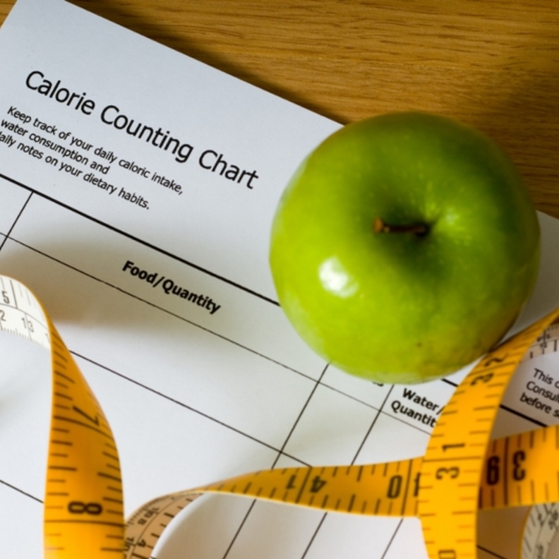 كيف تحسبين السعرات الحرارية لطعامك؟