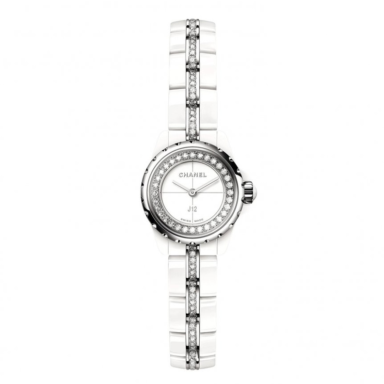 ساعة J12∙XS من Chanel.. تألق لا مثيل له